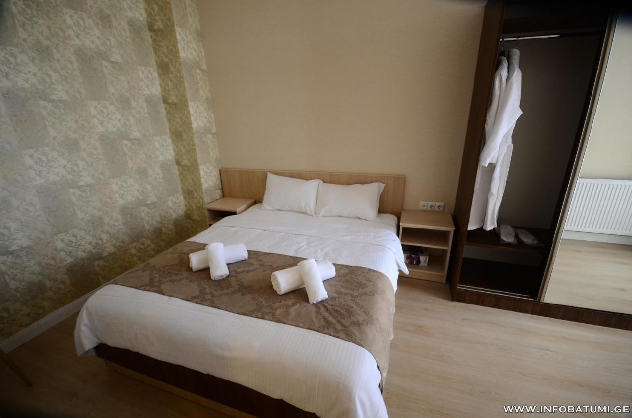 West Apartments Batumi Eksteriør billede
