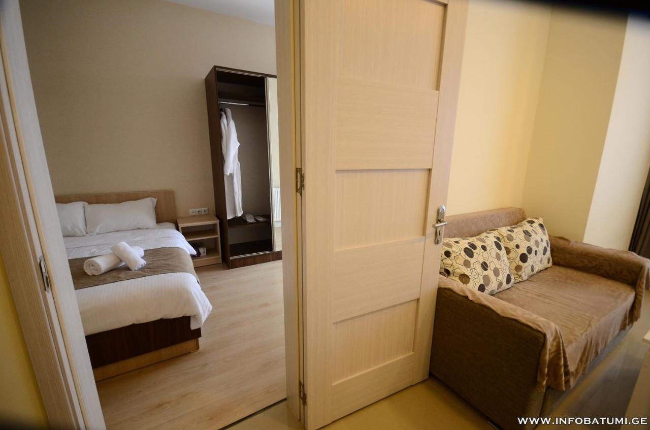 West Apartments Batumi Eksteriør billede
