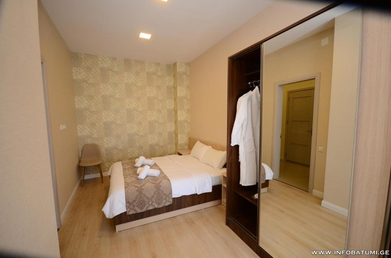 West Apartments Batumi Eksteriør billede