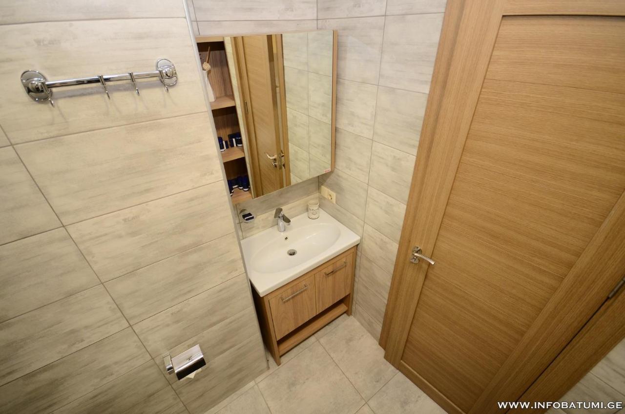 West Apartments Batumi Eksteriør billede