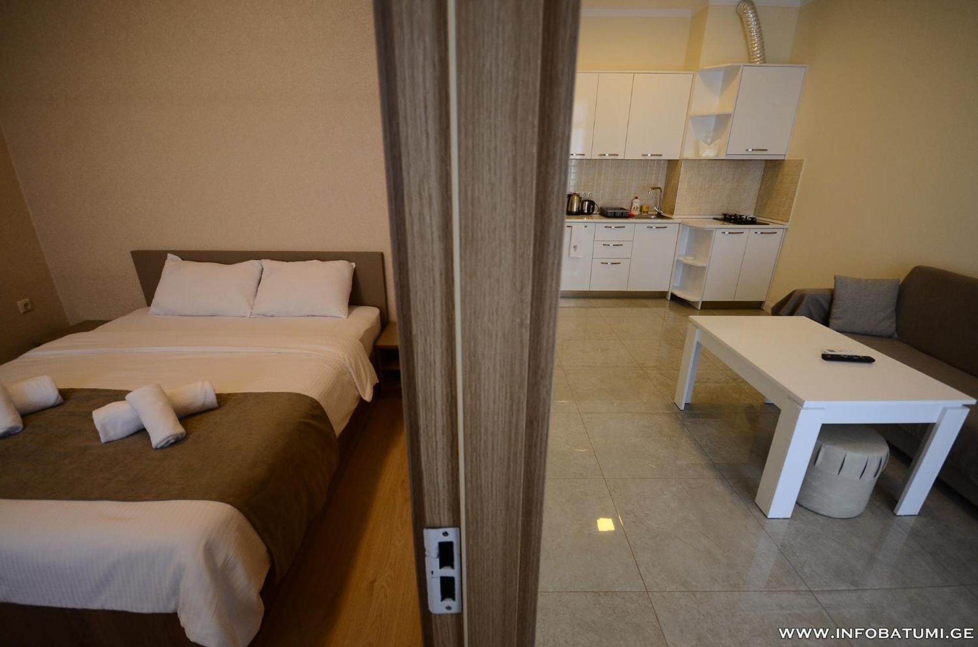 West Apartments Batumi Eksteriør billede