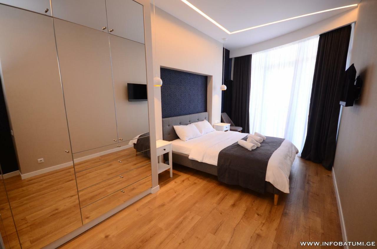 West Apartments Batumi Eksteriør billede